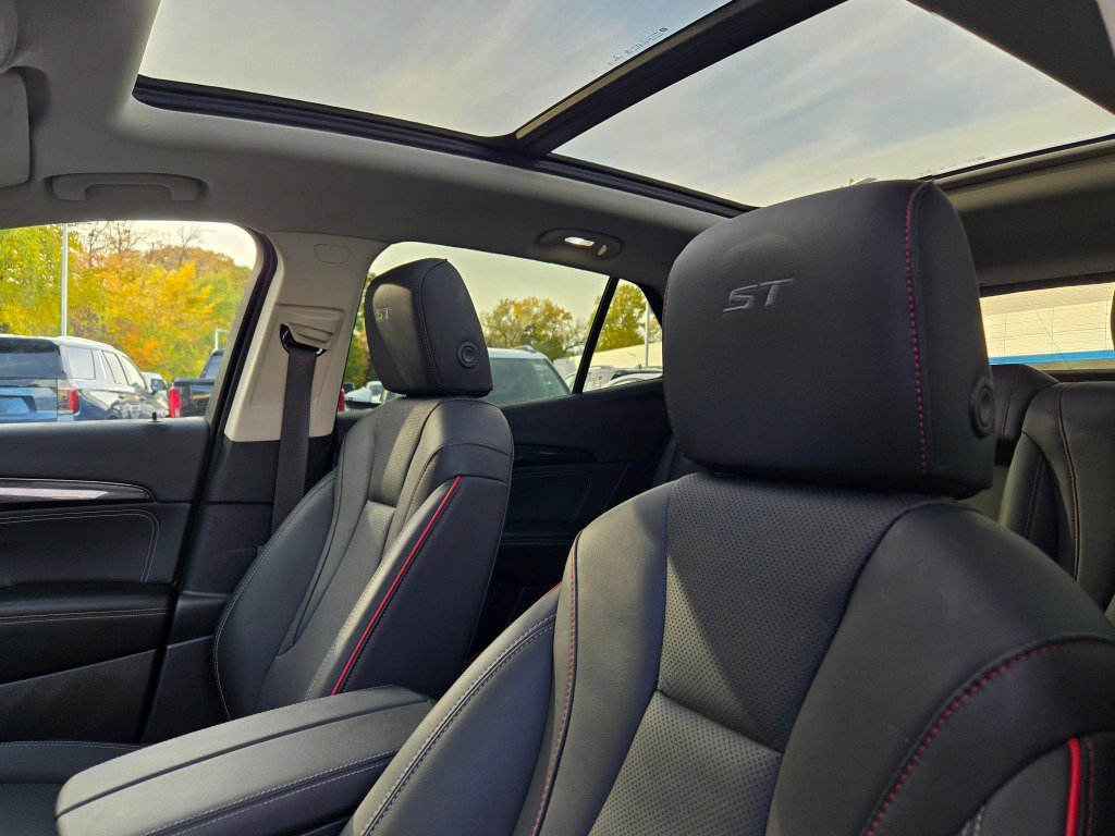 Used 2023 Buick Envision Essence w/ Sport Touring Package image 25