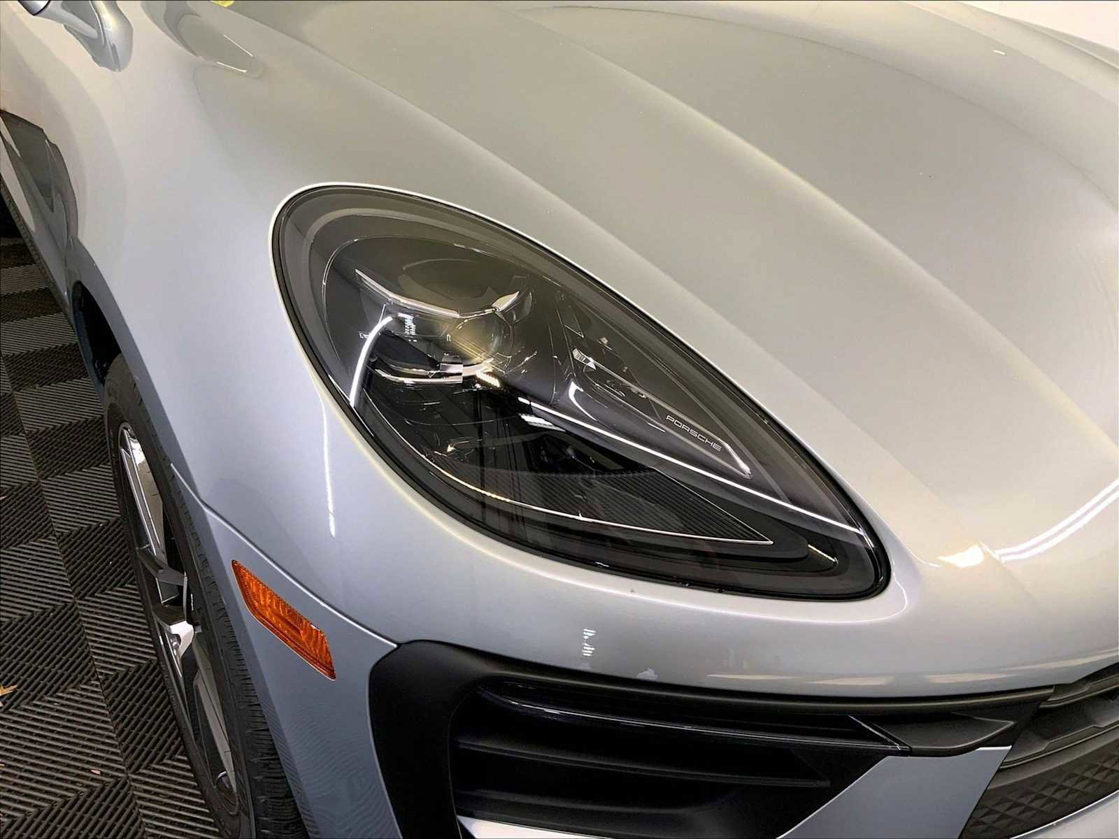 New 2026 Porsche Macan AWD/4WD image 12