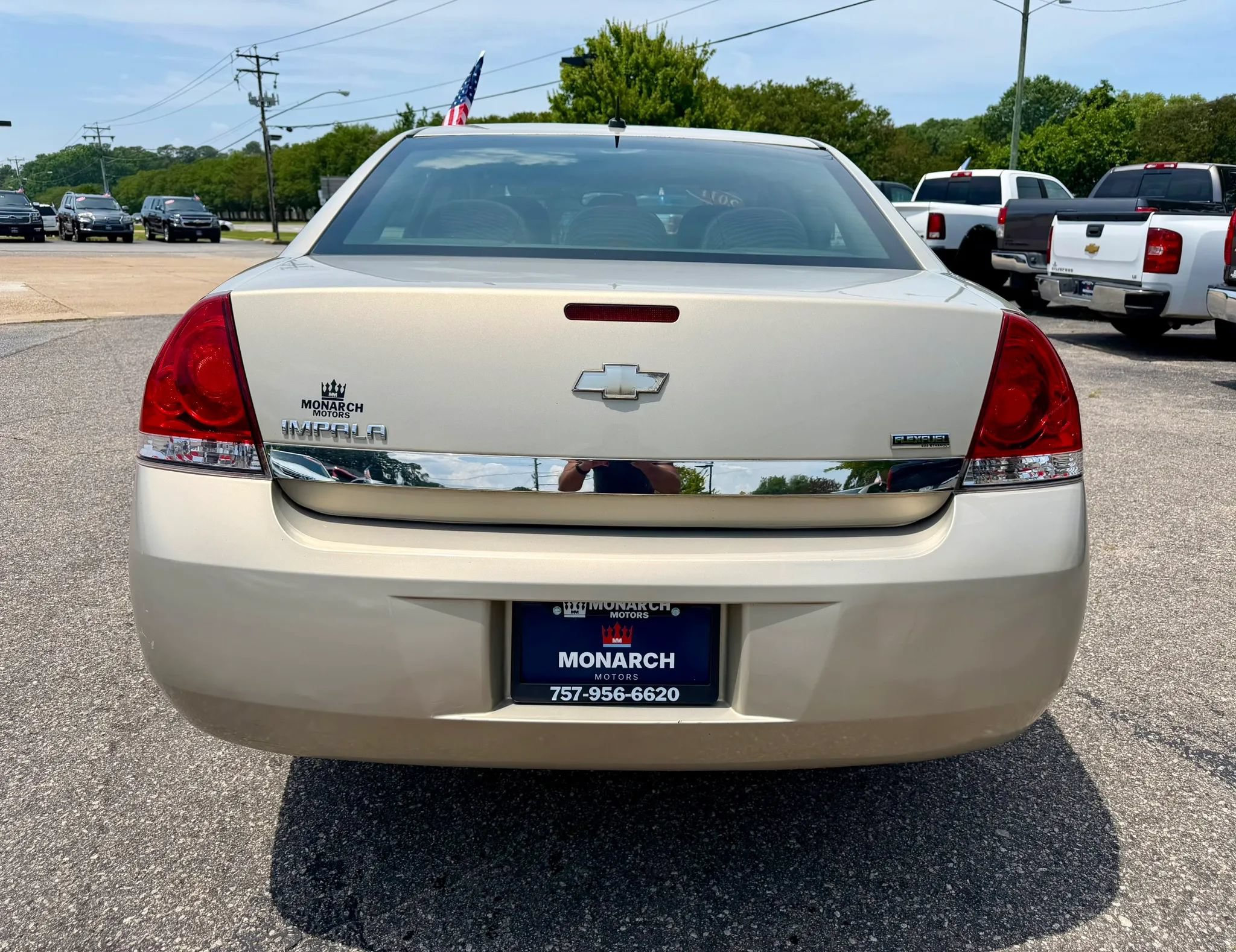 Used 2011 Chevrolet Impala LS FWD image 4