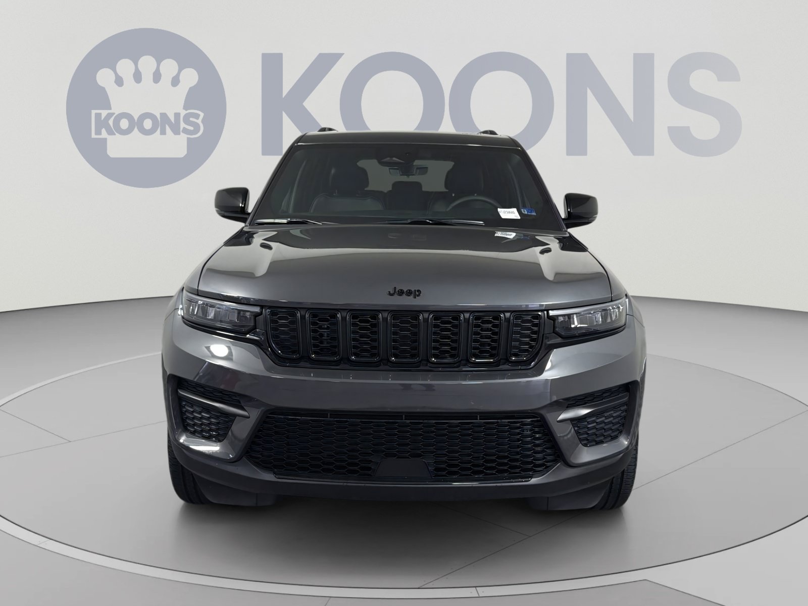 Used 2025 Jeep Grand Cherokee 4WD image 11