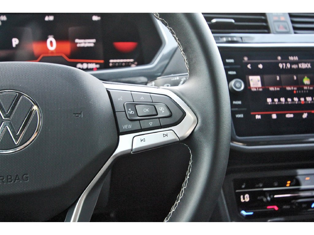 Used 2023 Volkswagen Tiguan SE R-Line FWD image 18