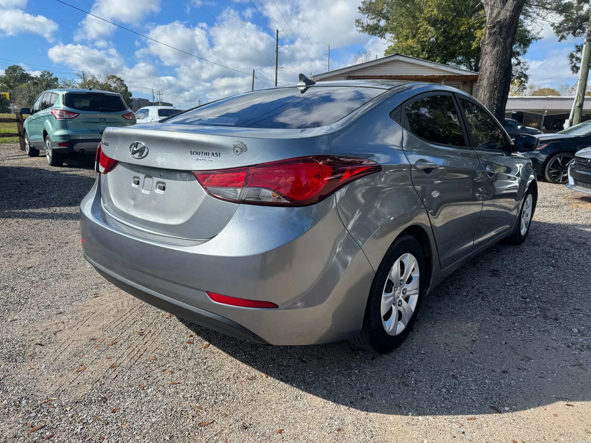 Used 2016 Hyundai Elantra SE image 7