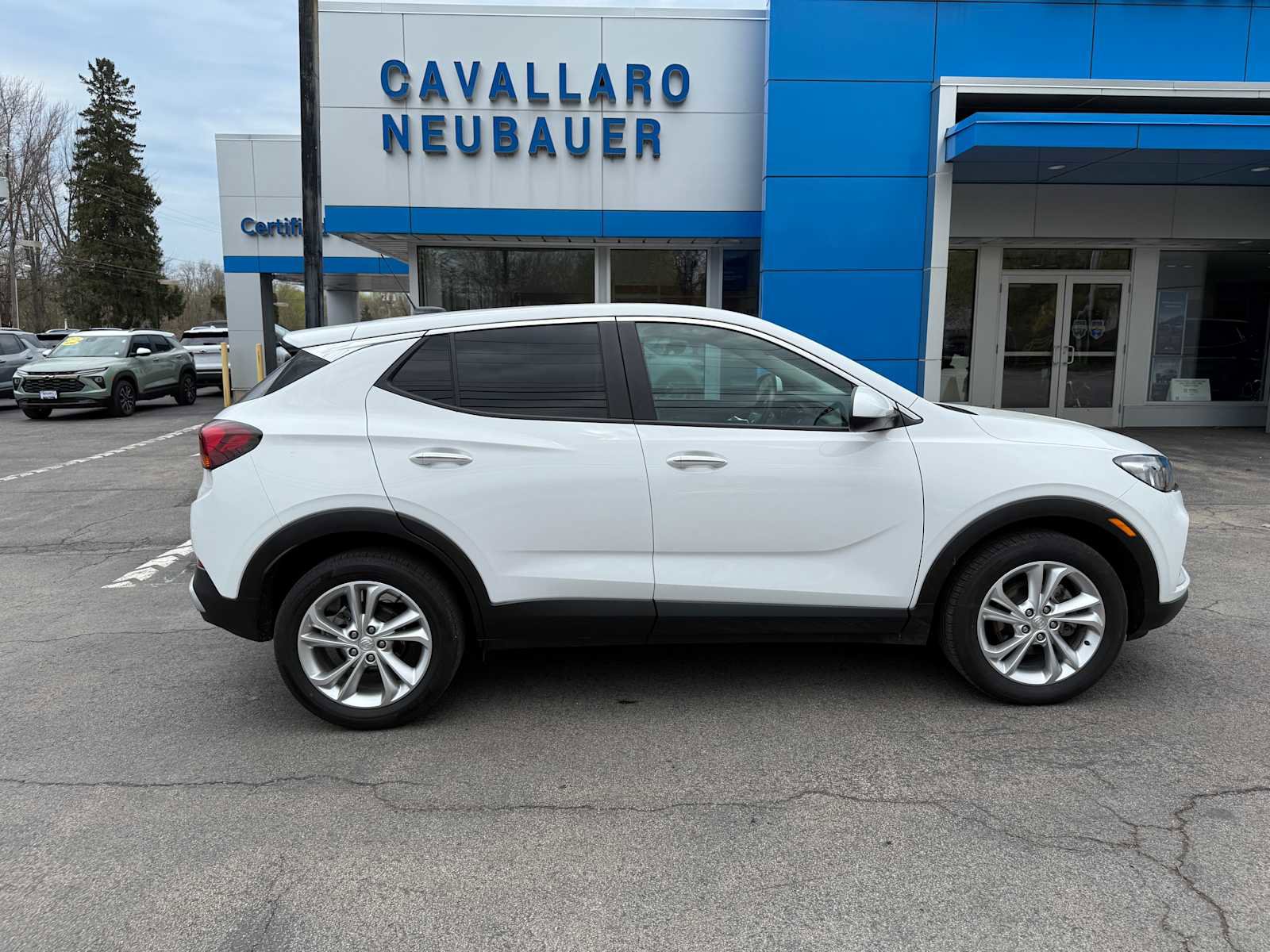 Used 2023 Buick Encore GX Preferred image 3