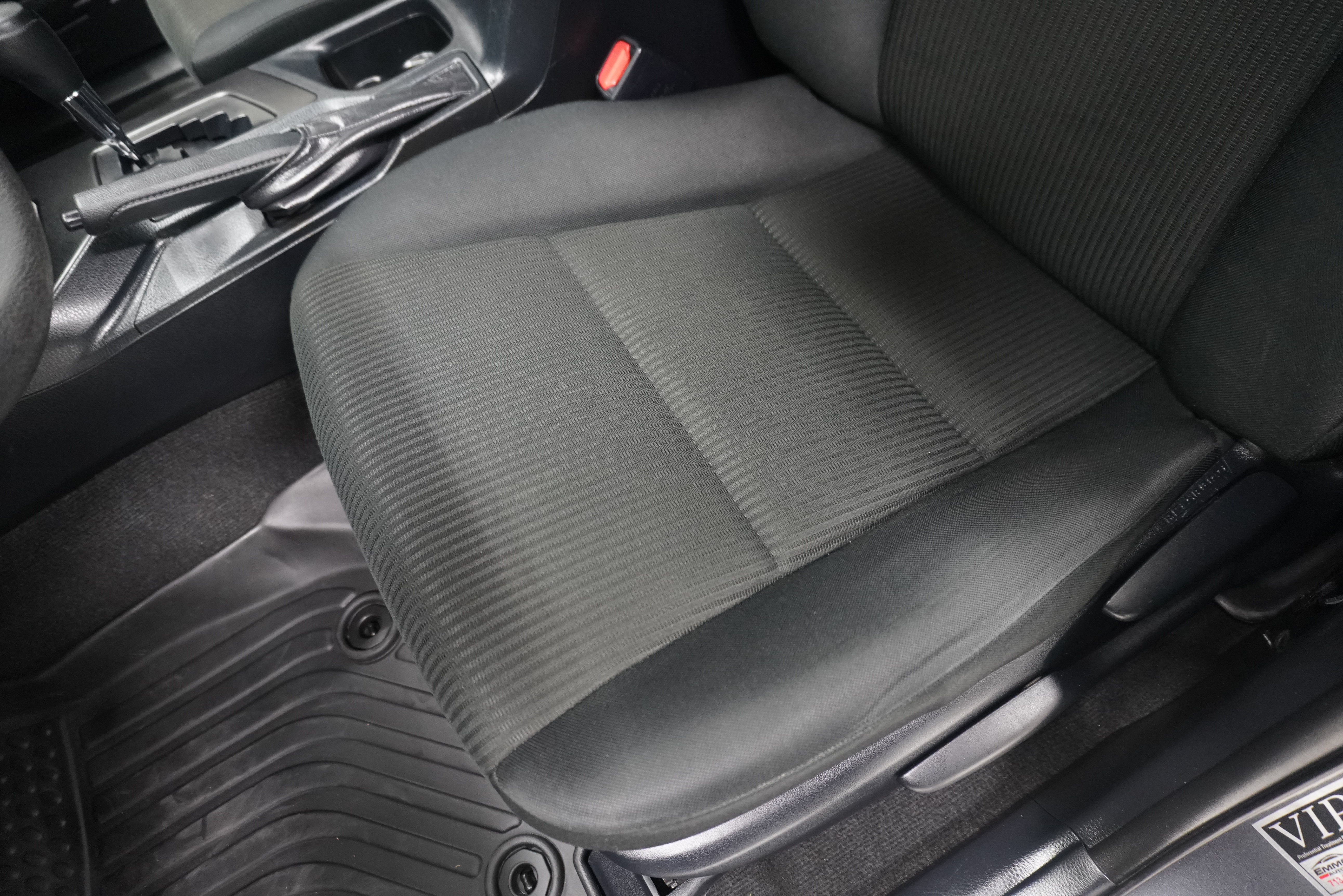 Used 2017 Toyota RAV4 LE FWD image 12