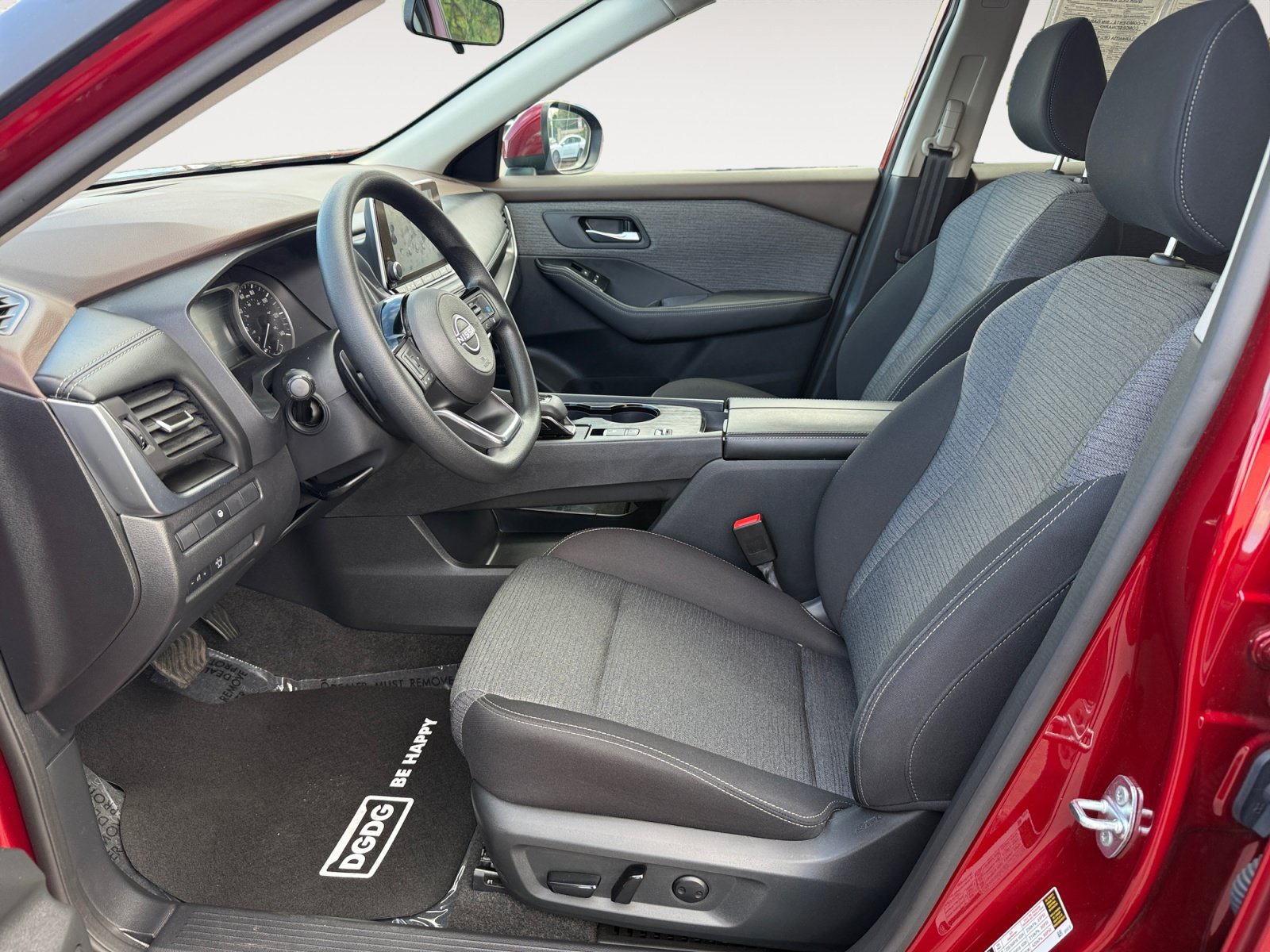 Used 2023 Nissan Rogue SV FWD image 10