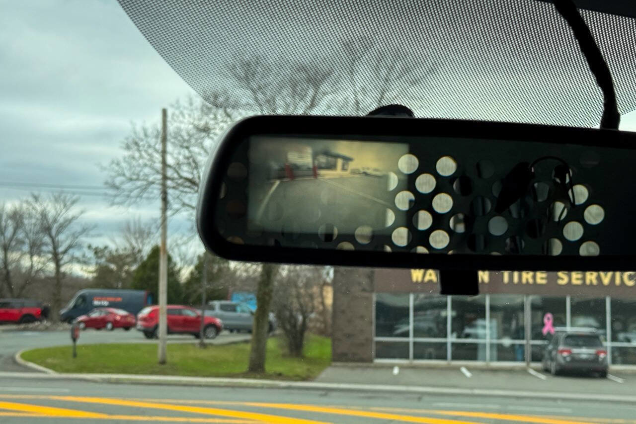 Used 2018 Chevrolet Express 2500 w/ Driver Convenience Package image 33