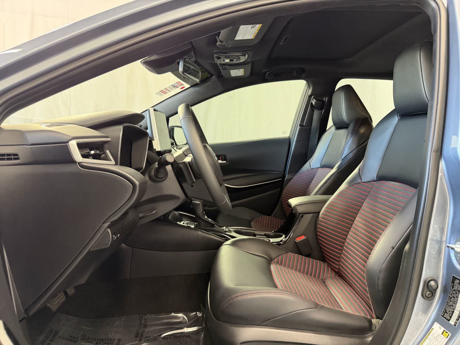 Used 2025 Toyota Corolla XSE FWD image 10
