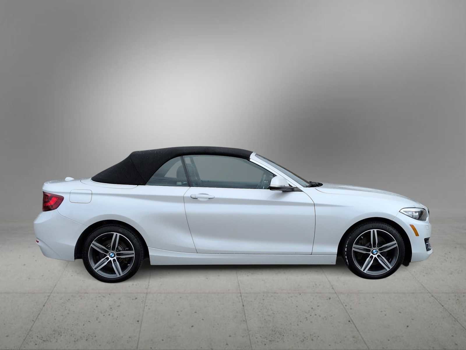Used 2017 BMW 230i xDrive Convertible image 9