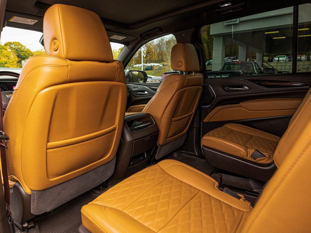 Used 2023 Cadillac Escalade ESV Sport w/ LPO, Floor Liner Package AWD/4WD image 29