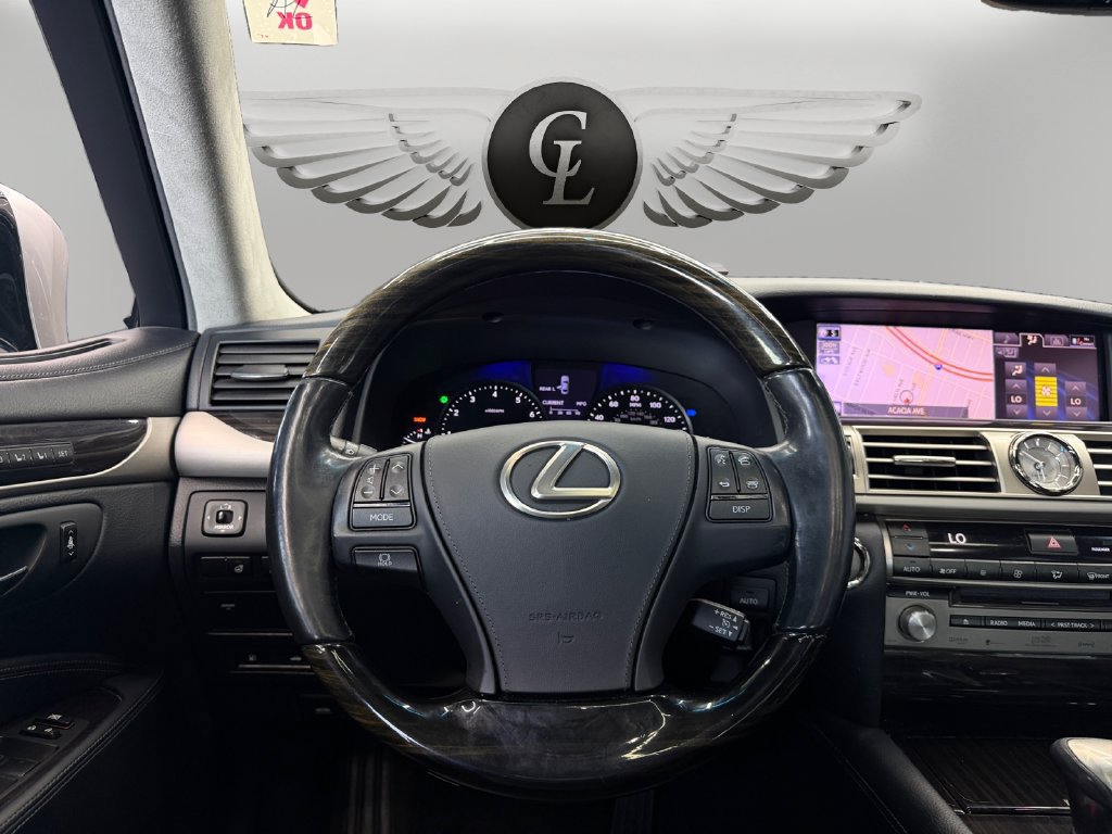 Used 2013 Lexus LS 460 w/ Comfort Pkg RWD image 12