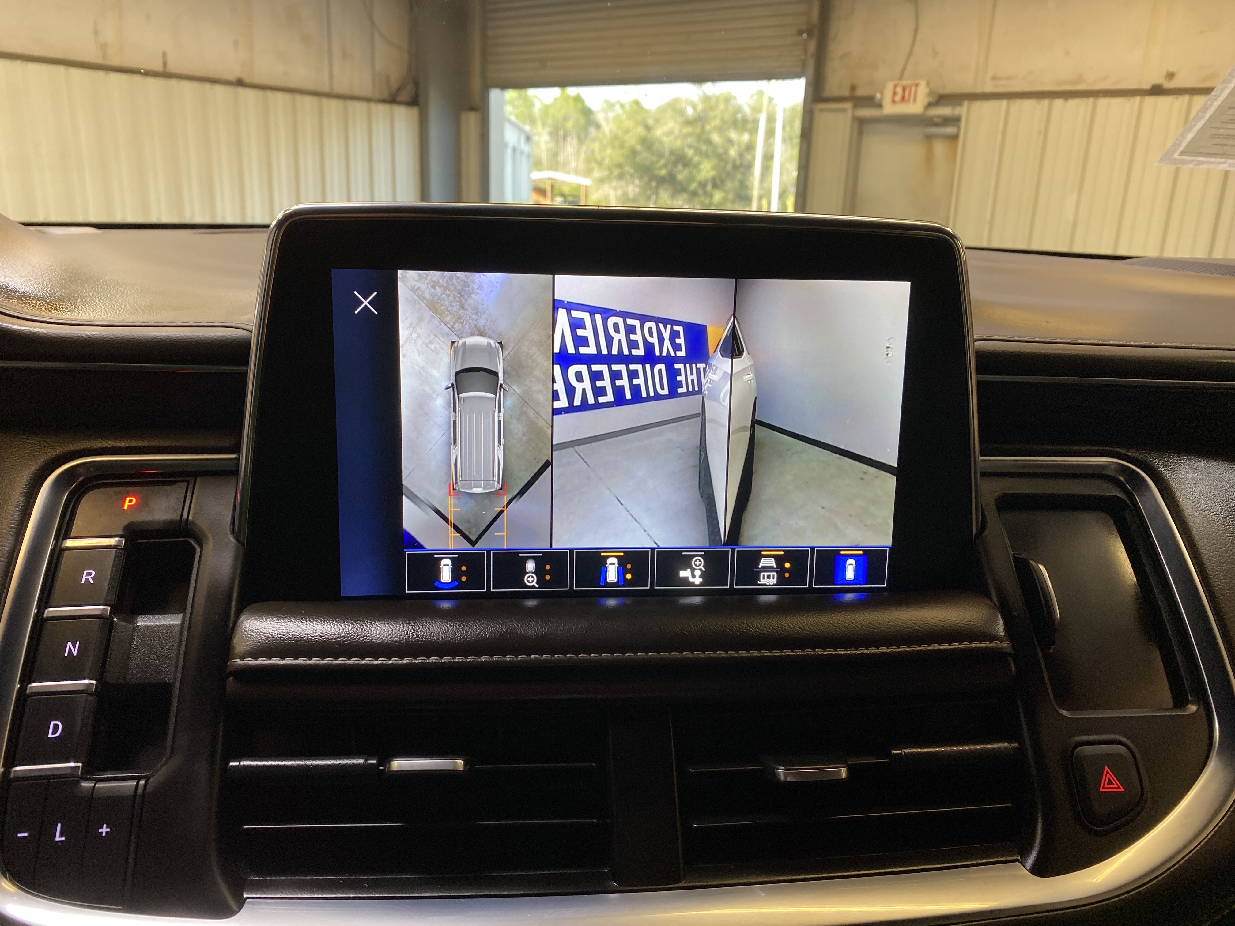 Used 2023 Chevrolet Tahoe Z71 w/ Z71 Off-Road Package image 46