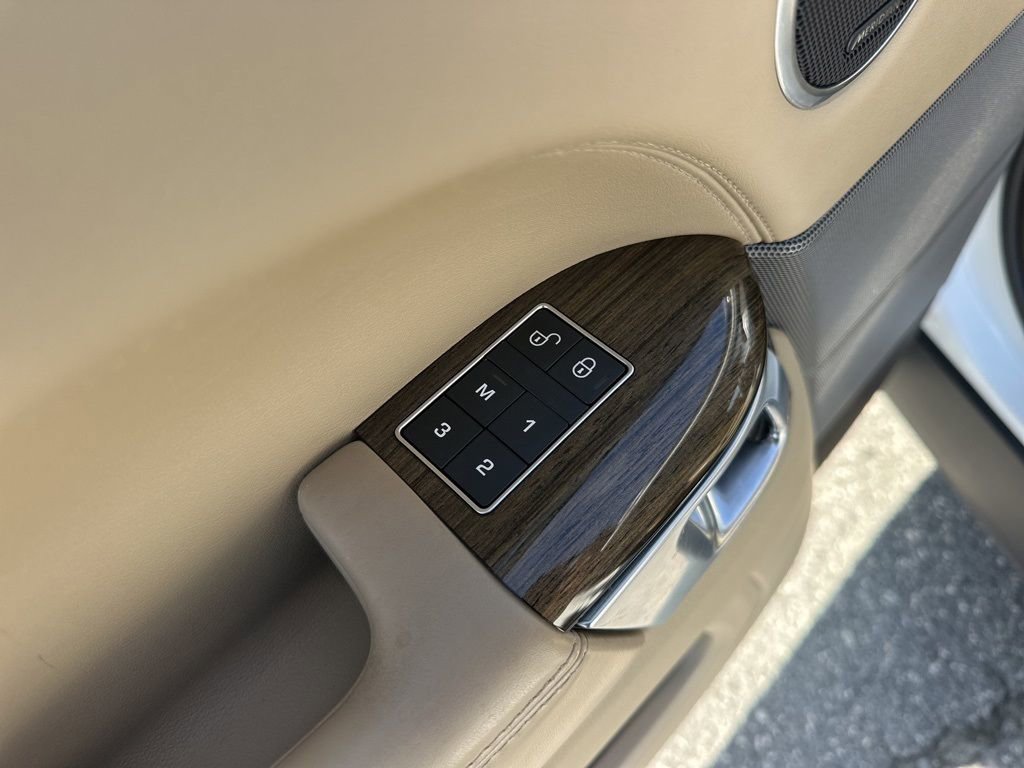 Used 2017 Land Rover Range Rover Sport HSE image 11