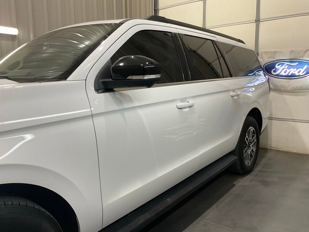 Used 2025 Ford Expedition Max Active RWD image 5