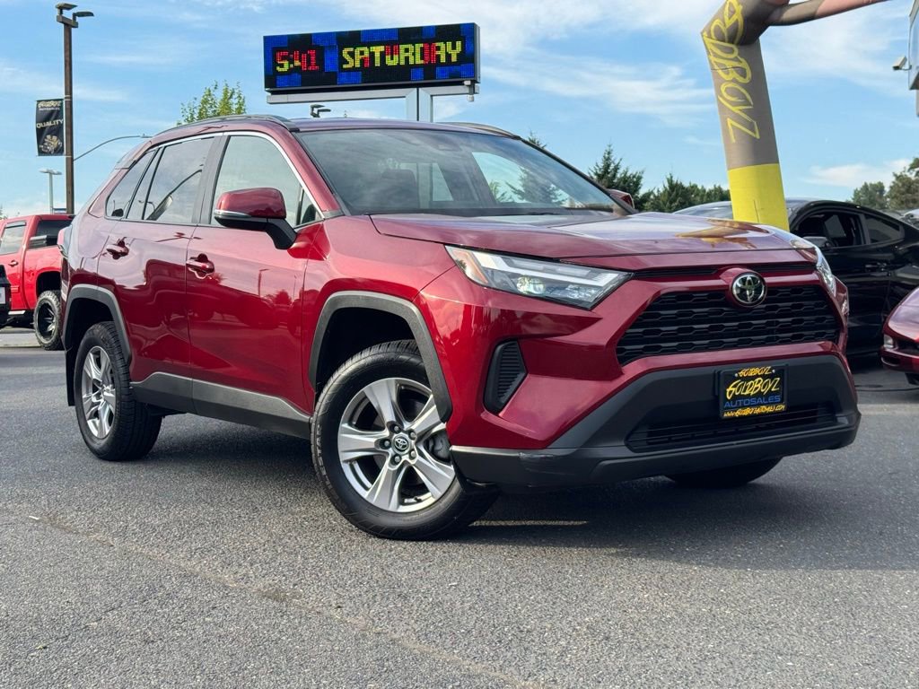 Used 2022 Toyota RAV4 XLE image 1