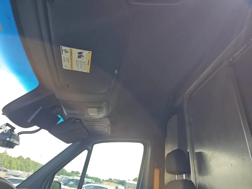 Used 2021 Mercedes-Benz Sprinter 2500 image 15
