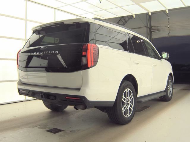 Used 2025 Ford Expedition Active image 3