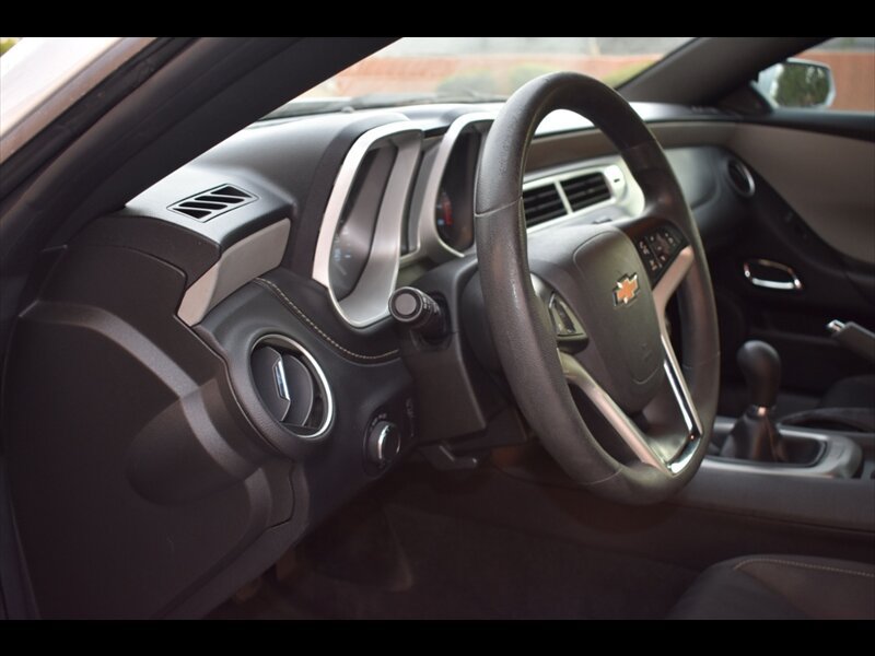 Used 2015 Chevrolet Camaro LS RWD image 12
