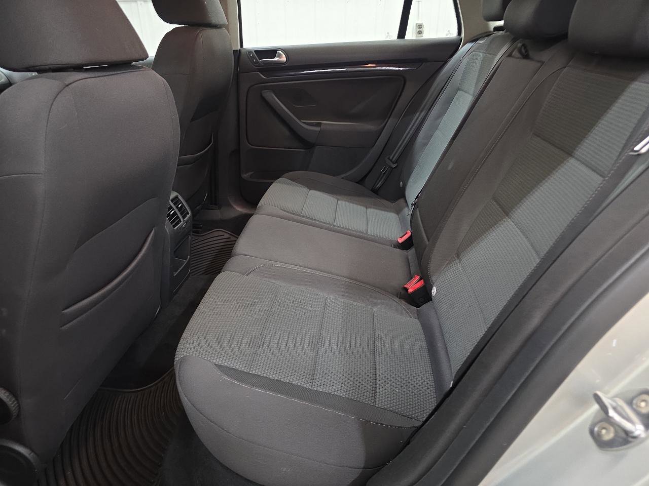 Used 2012 Volkswagen Jetta SE image 26