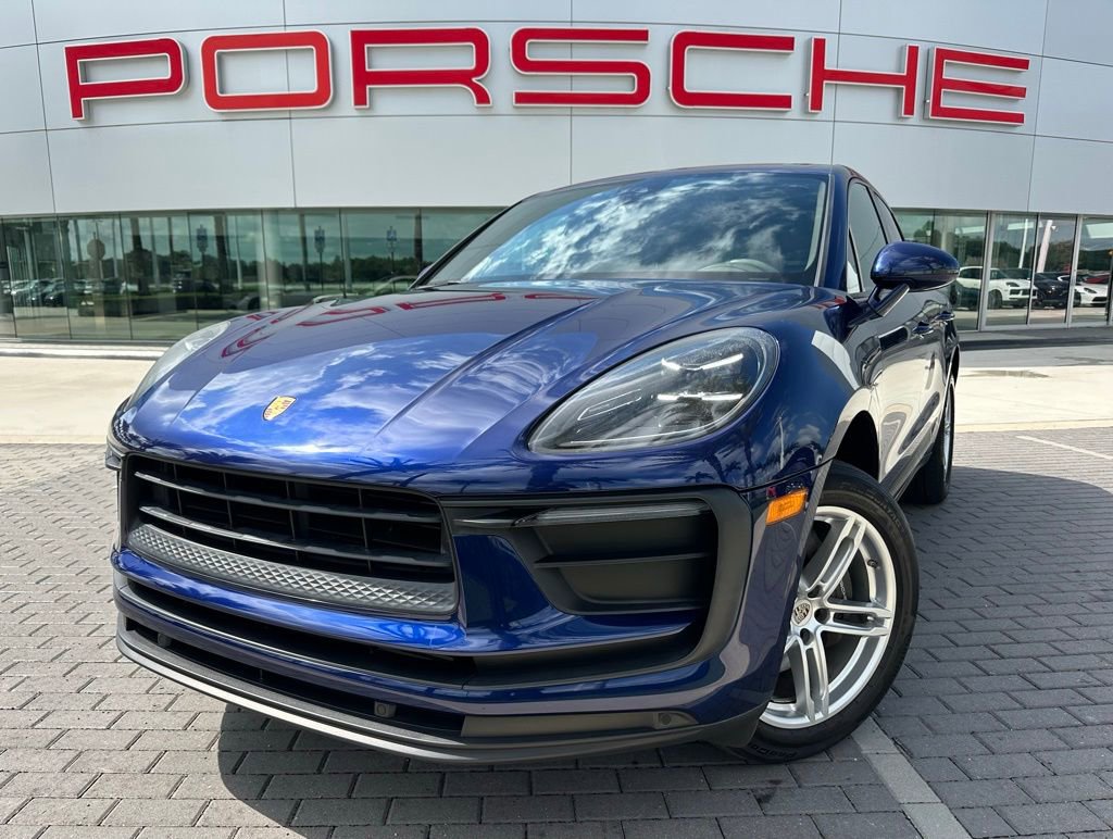 Certified 2022 Porsche Macan AWD/4WD image 1