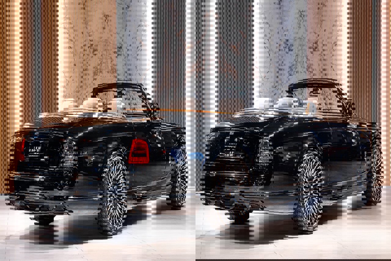 Used 2015 Rolls-Royce Phantom Drophead Coupe image 6