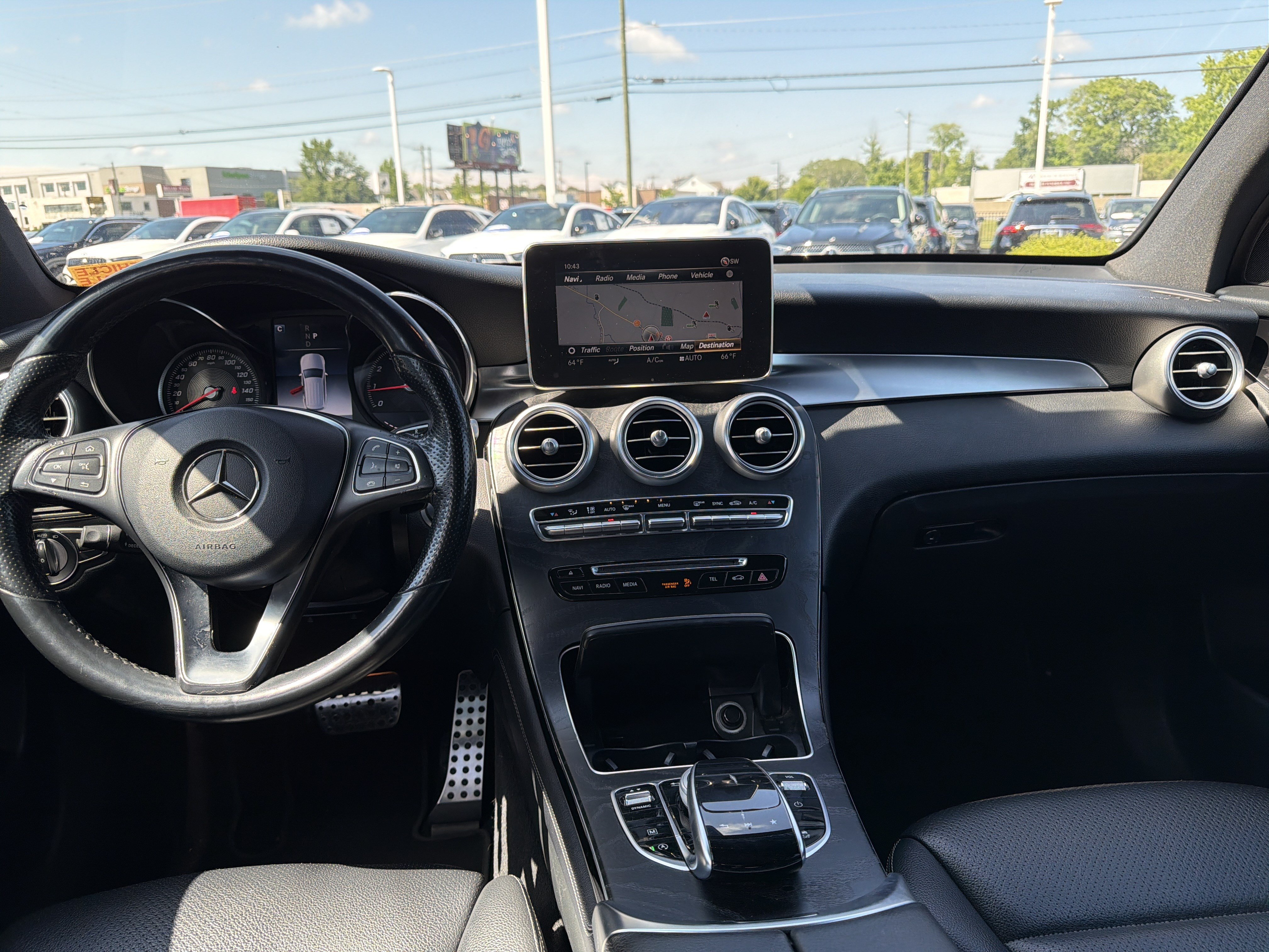 Used 2018 Mercedes-Benz GLC 300 4MATIC image 30