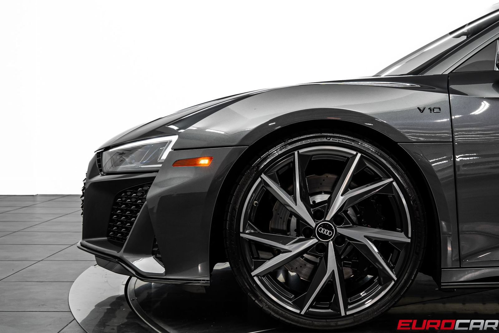 Used 2021 Audi R8 V10 w/ Premium Package RWD image 14