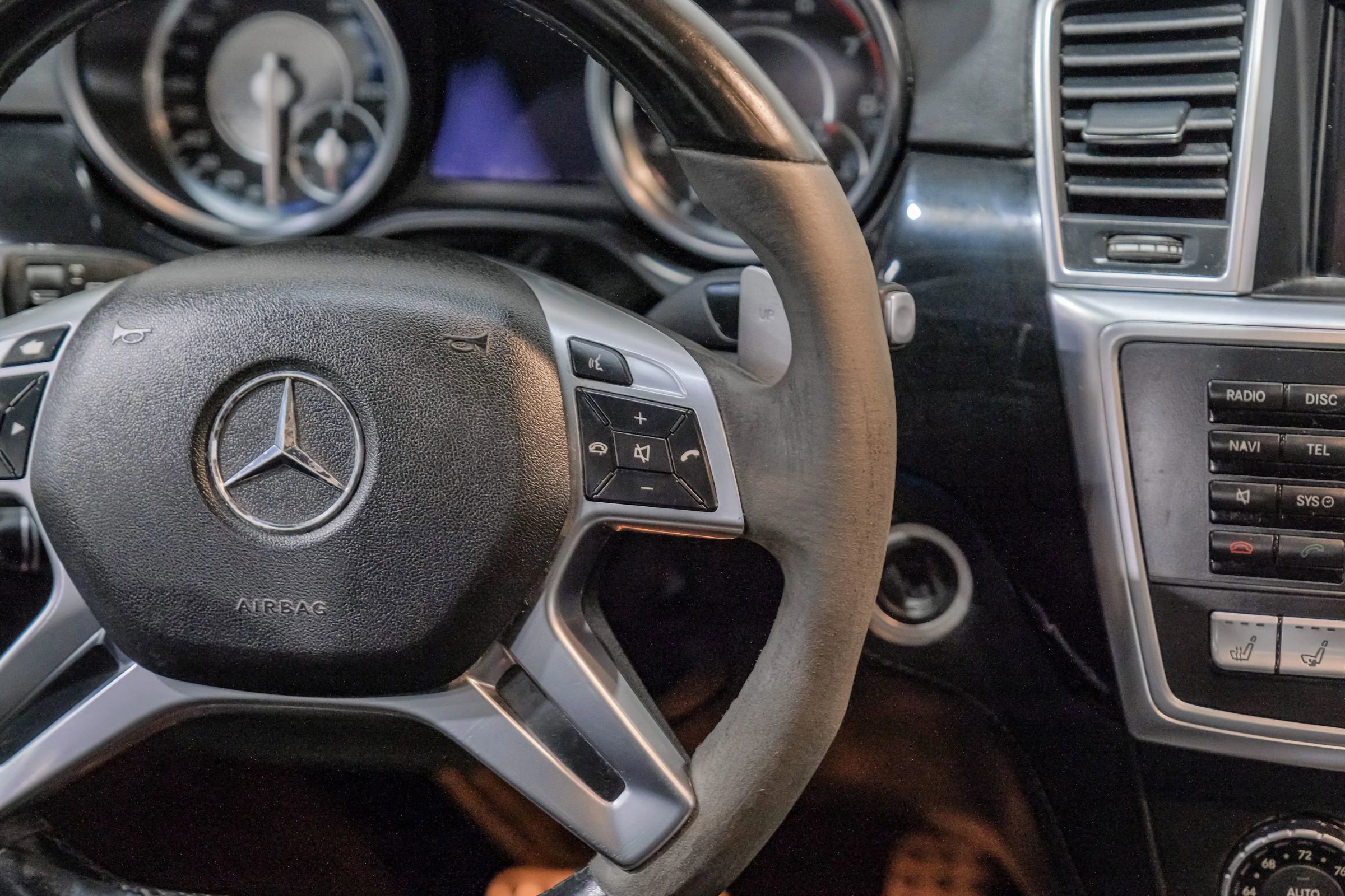 Used 2016 Mercedes-Benz GL 63 AMG 4MATIC image 25