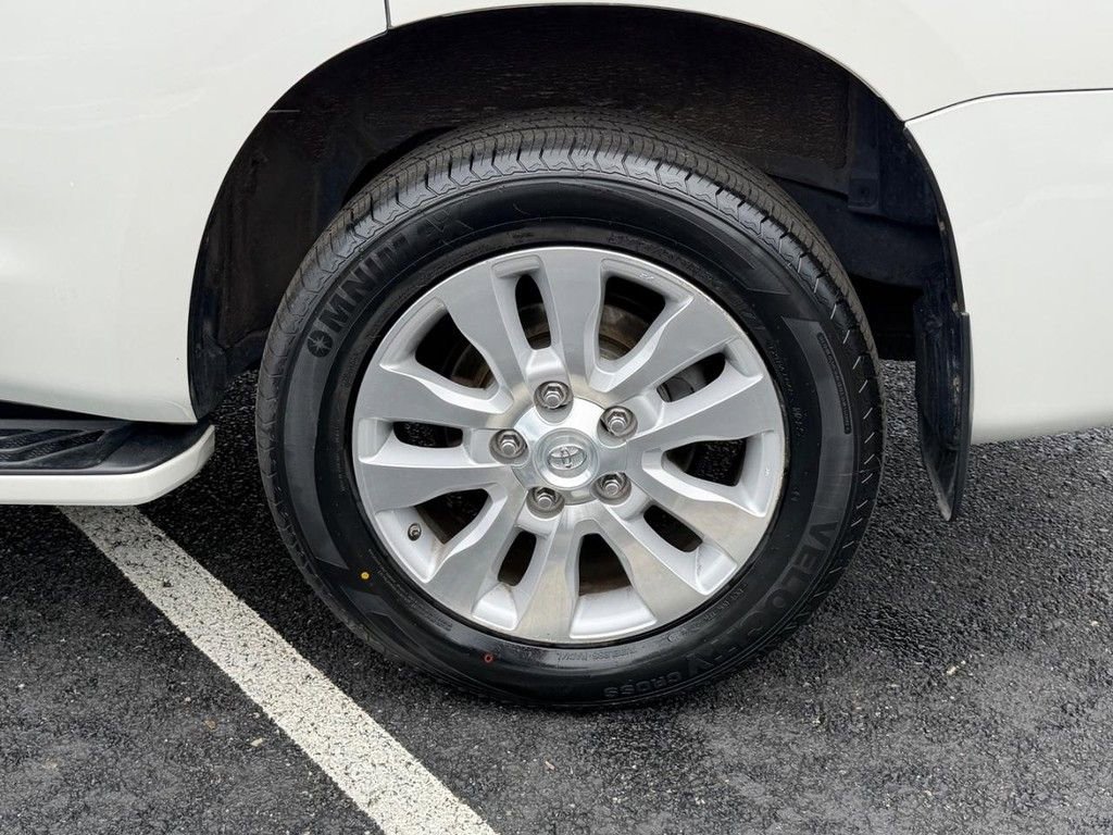 Used 2017 Toyota Sequoia Platinum image 8