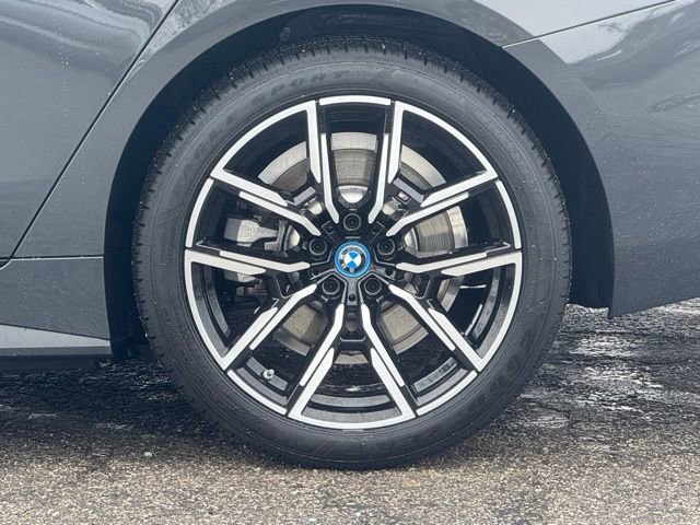 Certified 2023 BMW i4 eDrive40 w/ M Sport Package image 4