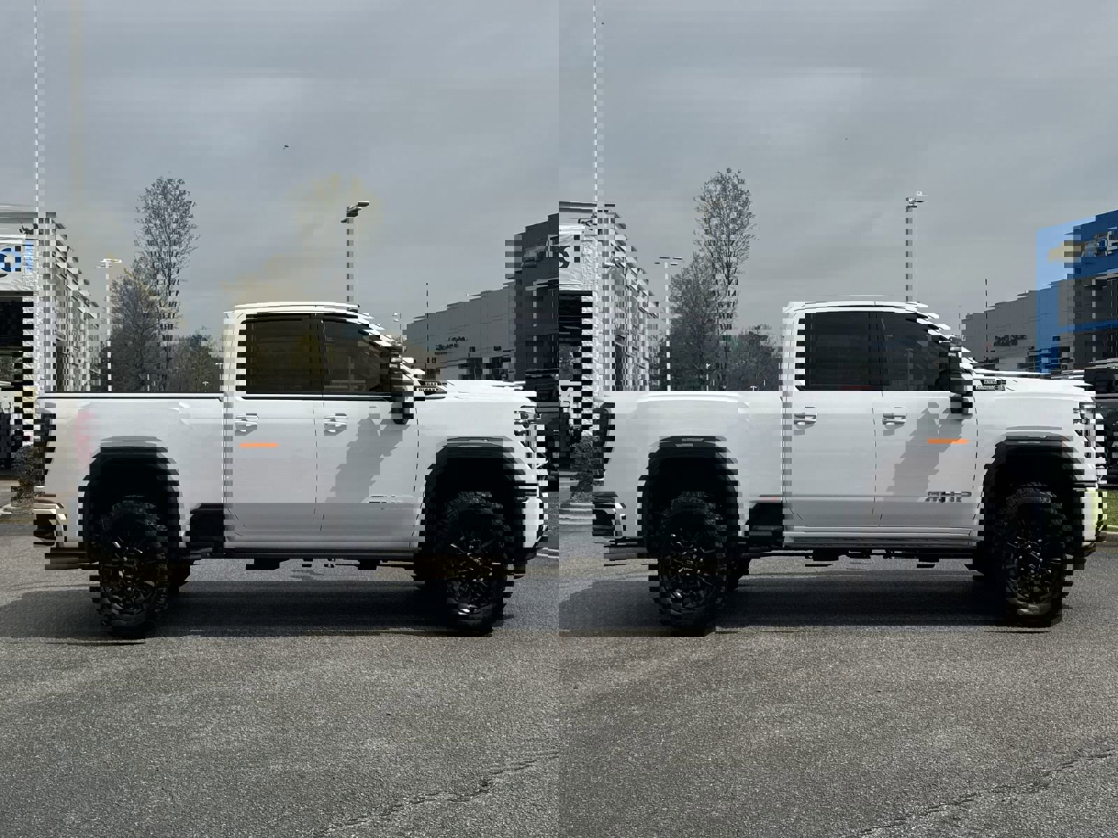 Used 2026 GMC Sierra 2500 AT4 w/ AT4 Premium Plus Package image 11