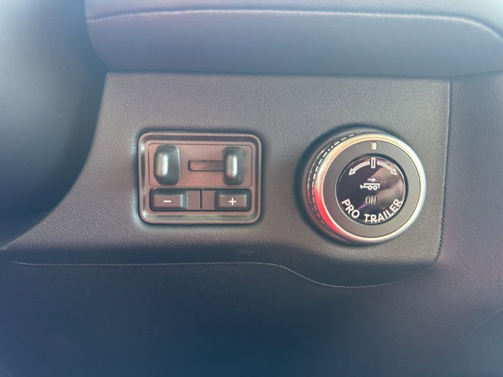 New 2026 Lincoln Navigator L Premier image 8