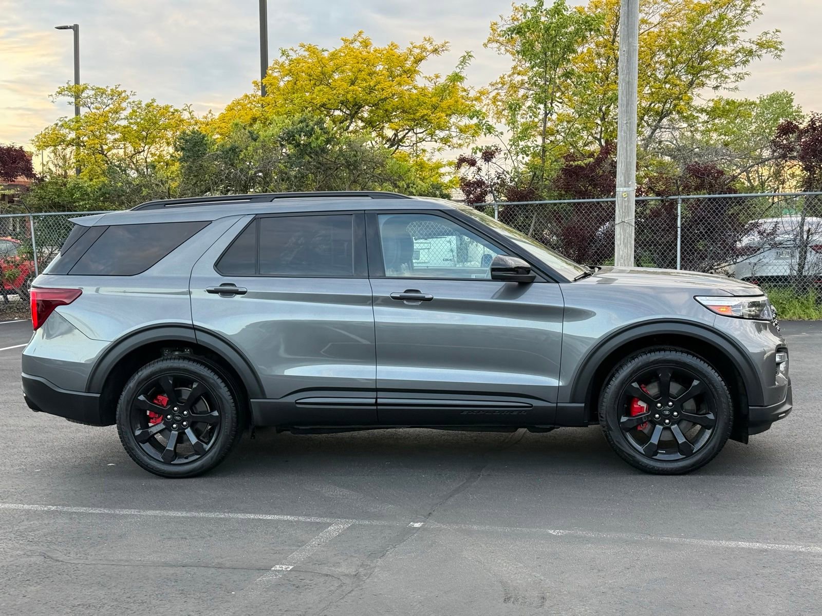 Used 2023 Ford Explorer ST w/ Equipment Group 401A AWD/4WD image 3