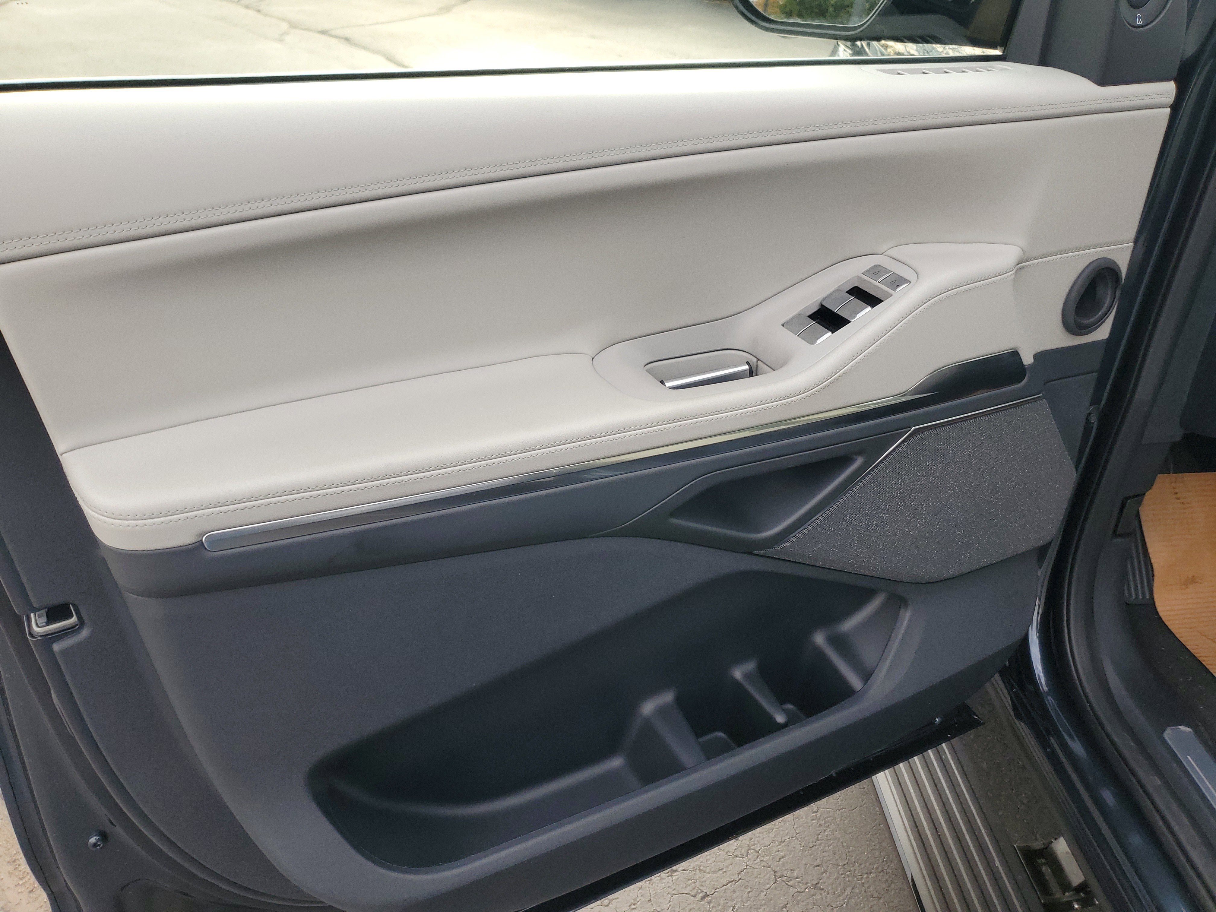 New 2025 Lincoln Navigator L Reserve image 8