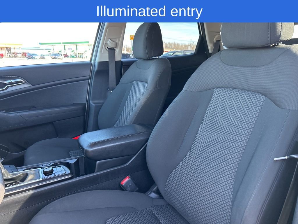 Used 2024 Kia Sportage LX image 10