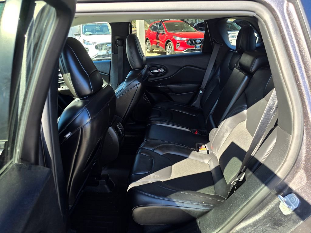 Used 2021 Jeep Cherokee Latitude Plus image 10