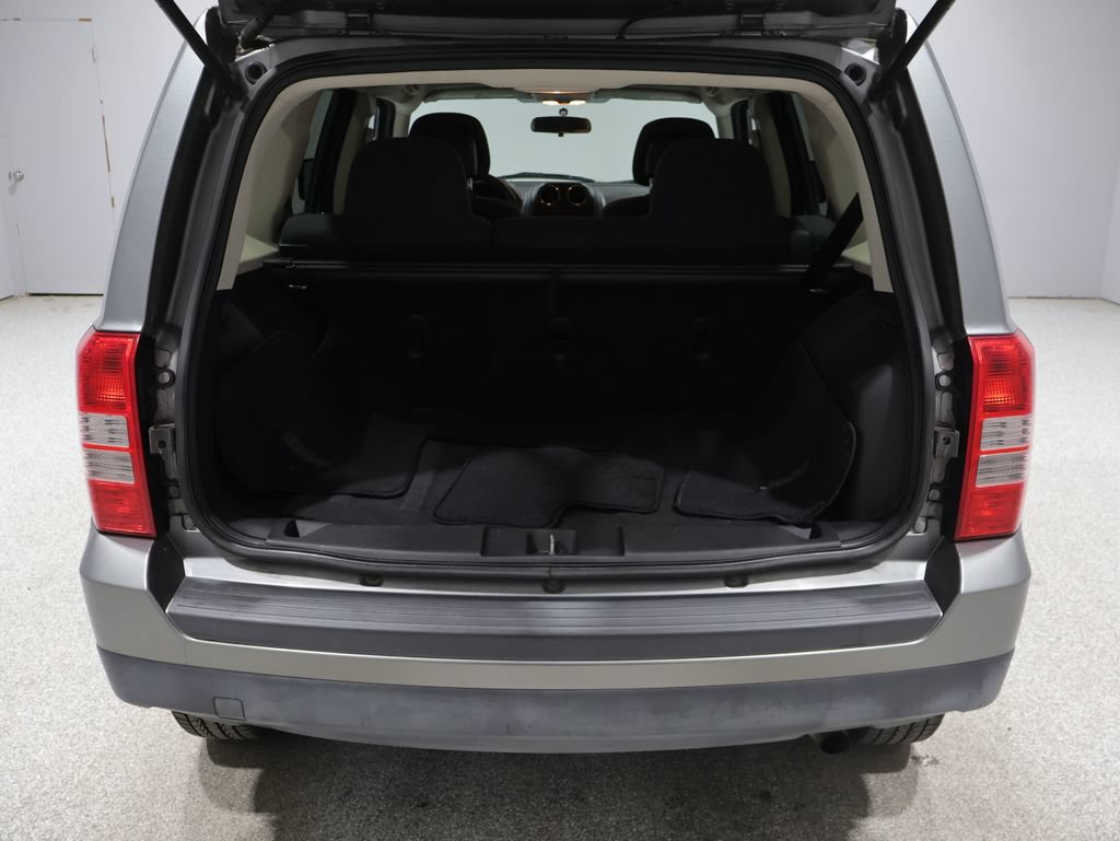 Used 2014 Jeep Patriot Sport w/ Power Value Group FWD image 19
