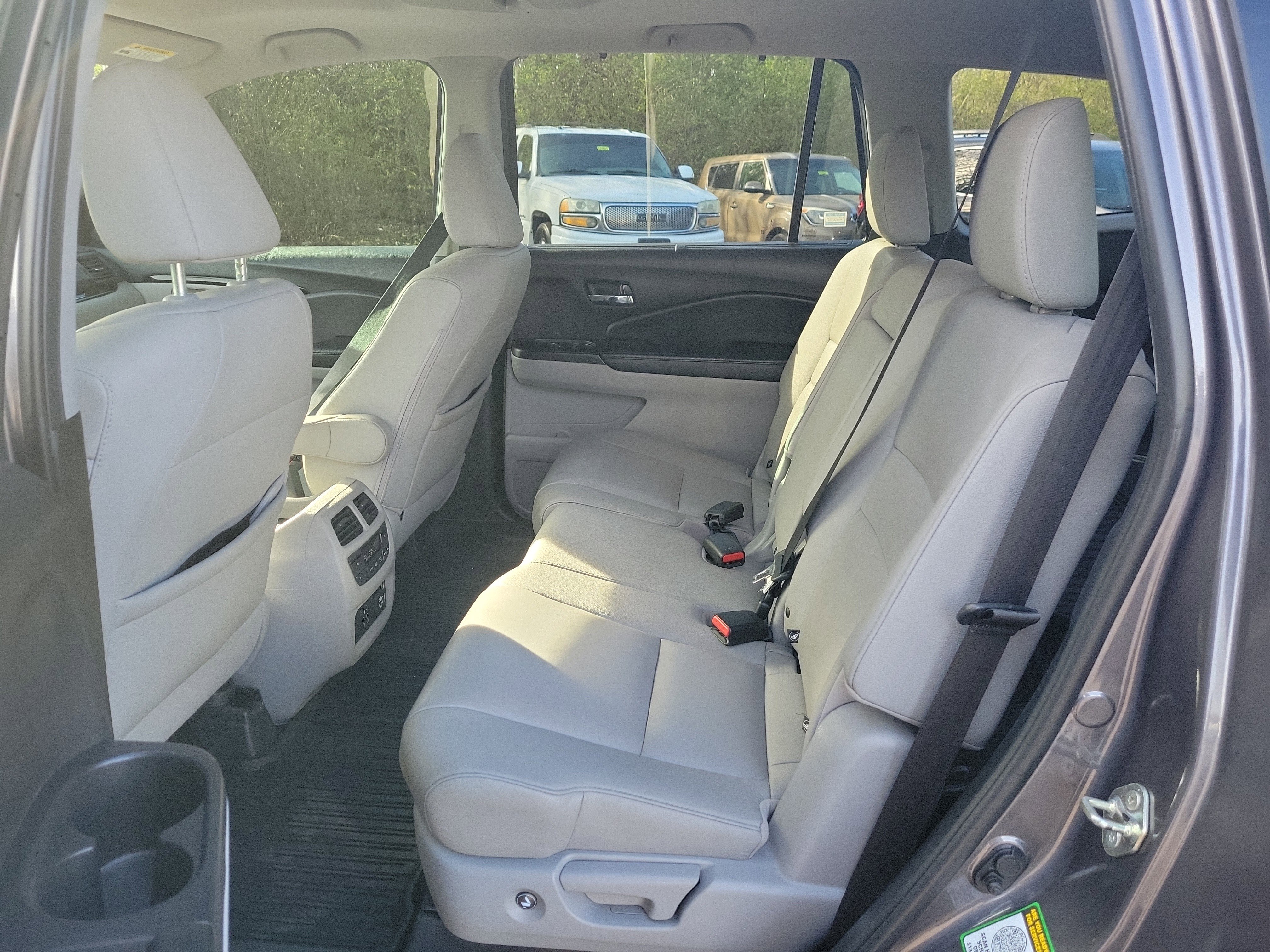 Used 2019 Honda Pilot Touring image 13