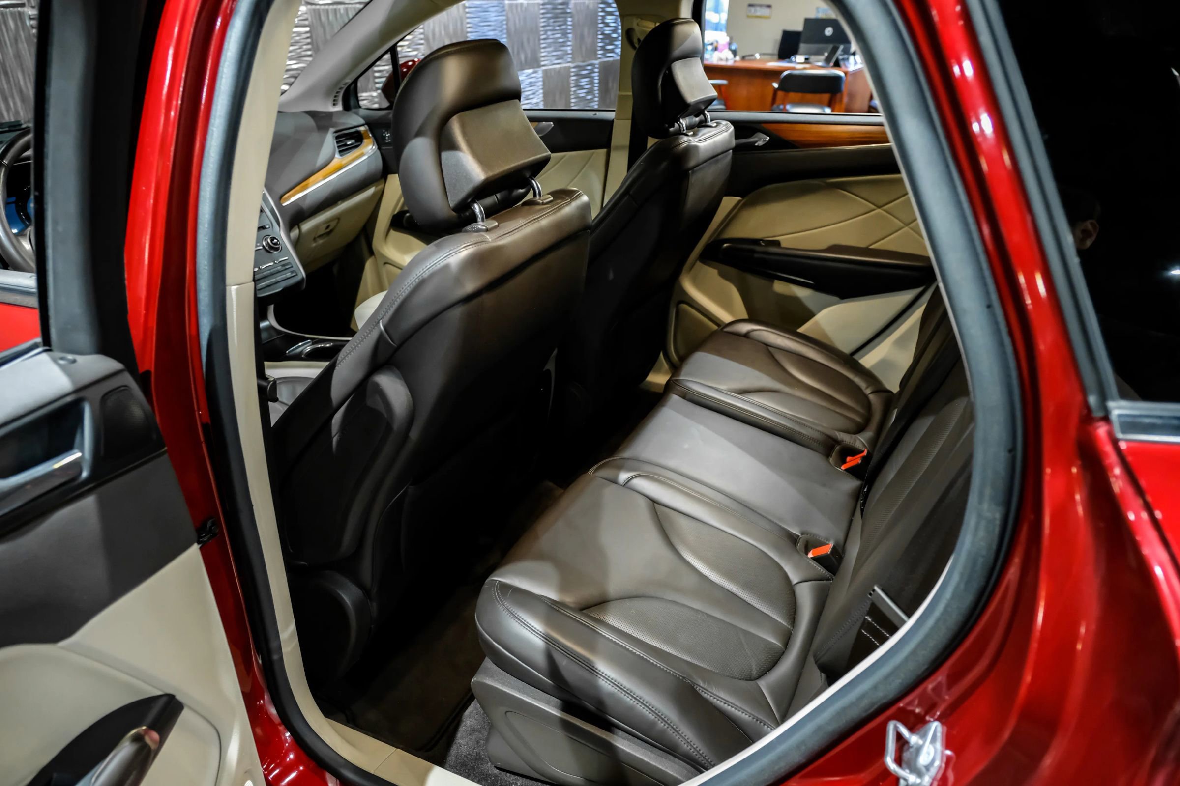 Used 2017 Lincoln MKC Select w/ Select Plus Package image 40