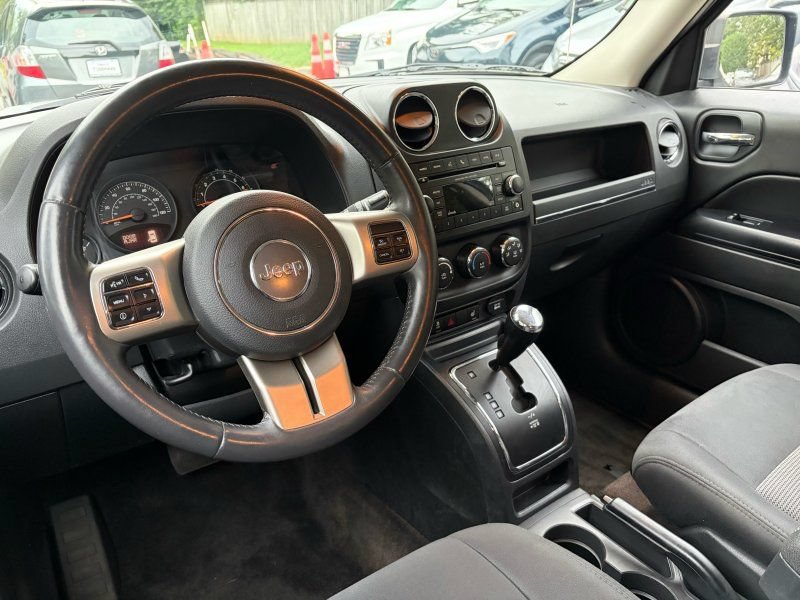 Used 2014 Jeep Patriot Latitude w/ Sun/Sound Group AWD/4WD image 12