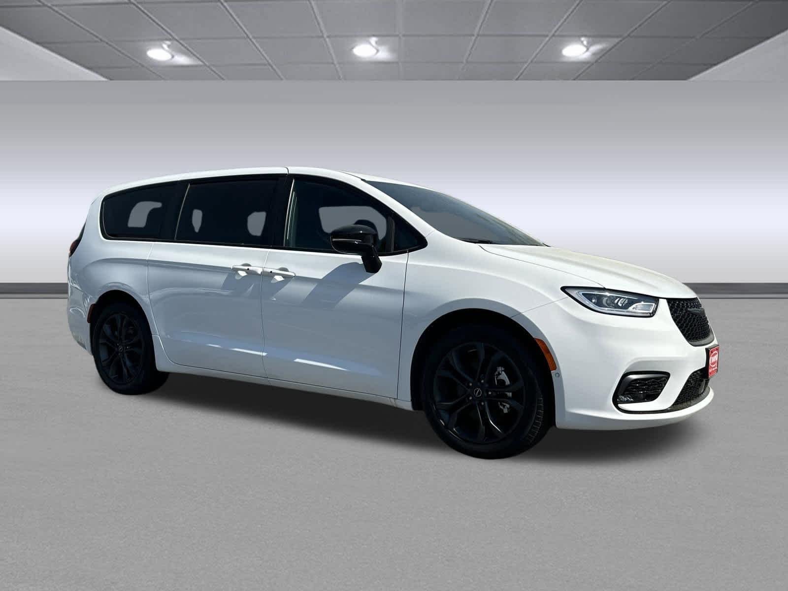 New 2026 Chrysler Pacifica Select FWD image 7