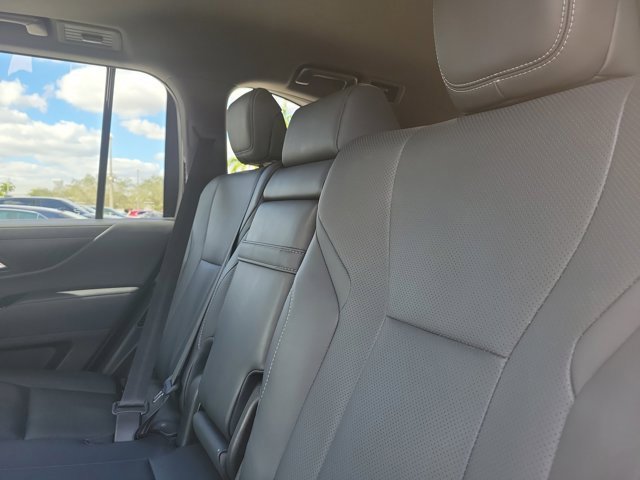 Used 2022 Lexus LX 600 4WD w/ Premium Package image 14