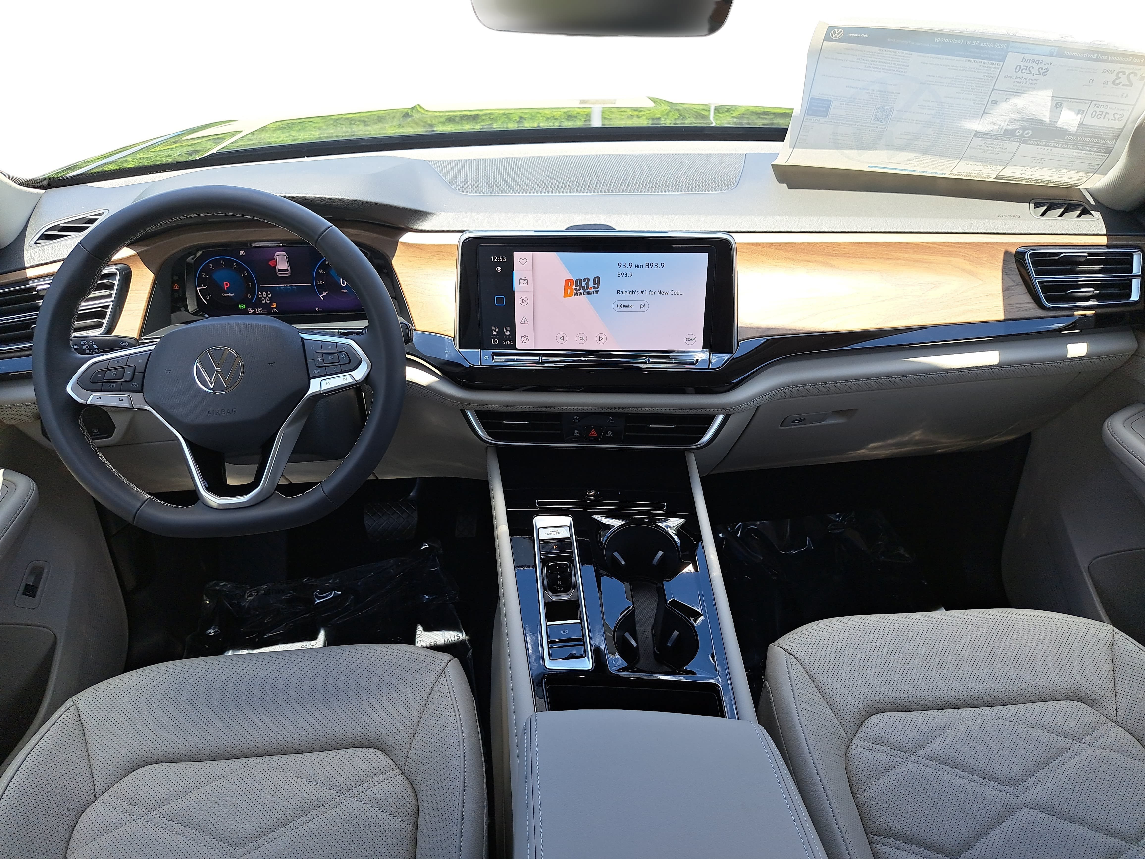 New 2026 Volkswagen Atlas SE FWD image 9