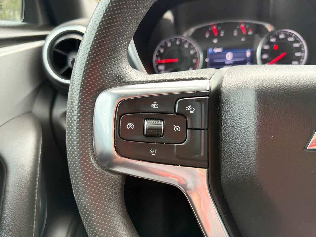 Used 2021 Chevrolet Blazer LT FWD image 25