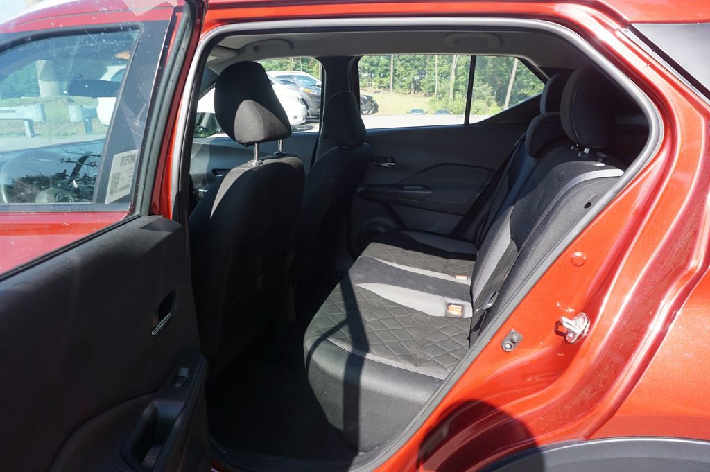 Used 2019 Nissan Kicks SV FWD image 11