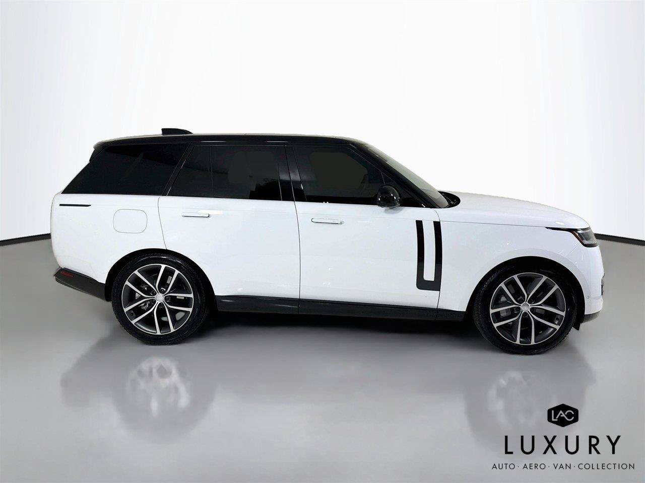Used 2024 Land Rover Range Rover SE AWD/4WD image 5