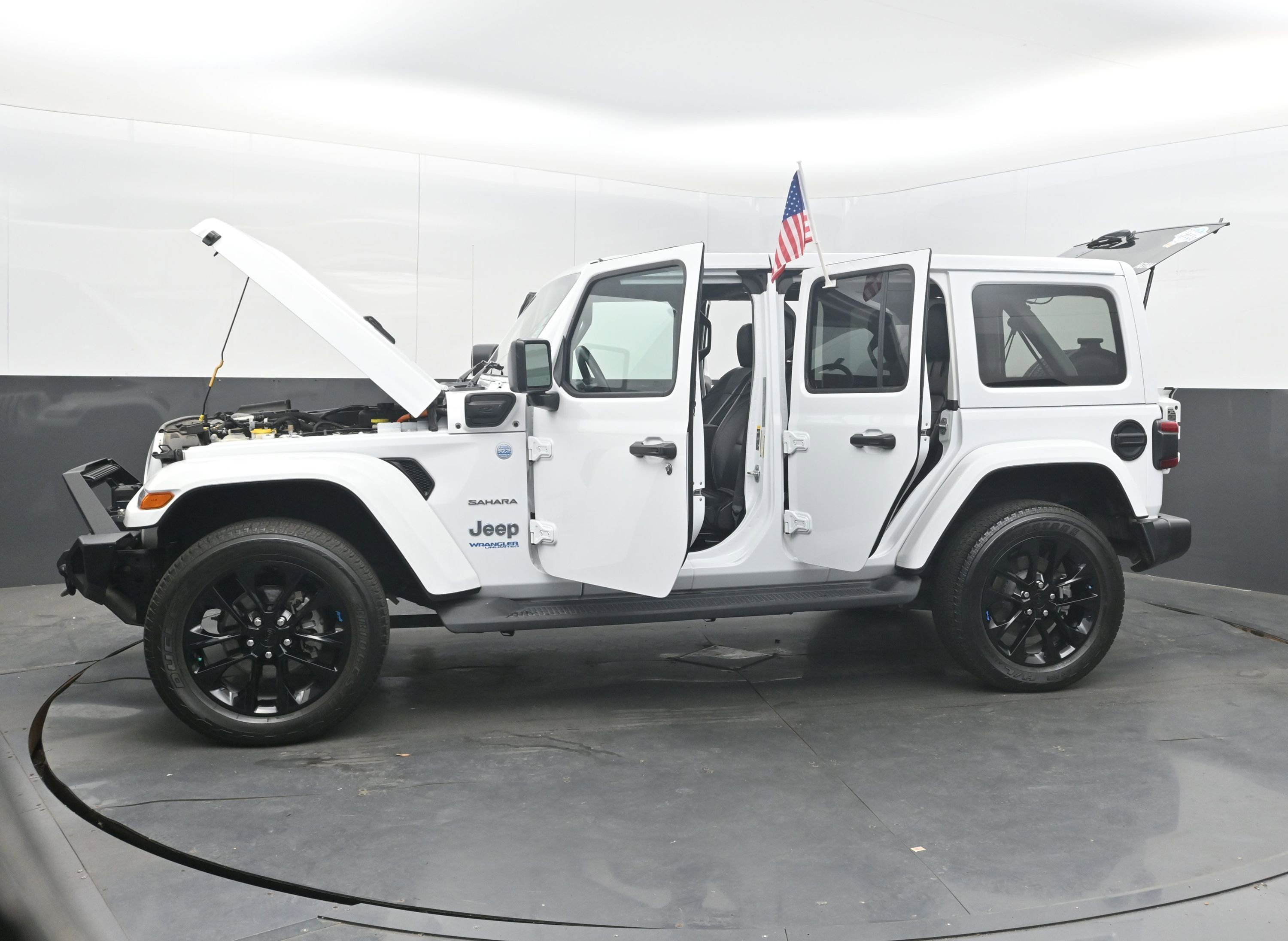 Used 2022 Jeep Wrangler Unlimited Sahara w/ Cold Weather Group AWD/4WD image 42