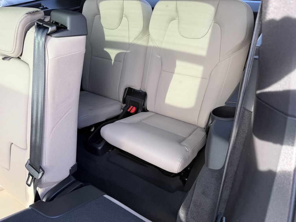 Used 2026 Volvo XC90 B6 Plus w/ Protection Package Premier AWD/4WD image 13