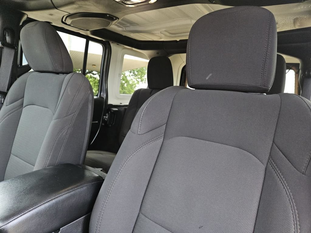 Used 2023 Jeep Wrangler Unlimited Sport AWD/4WD image 16