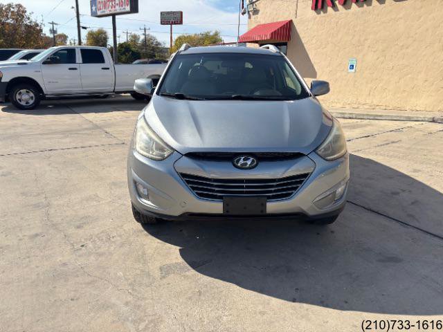 Used 2015 Hyundai Tucson SE image 2