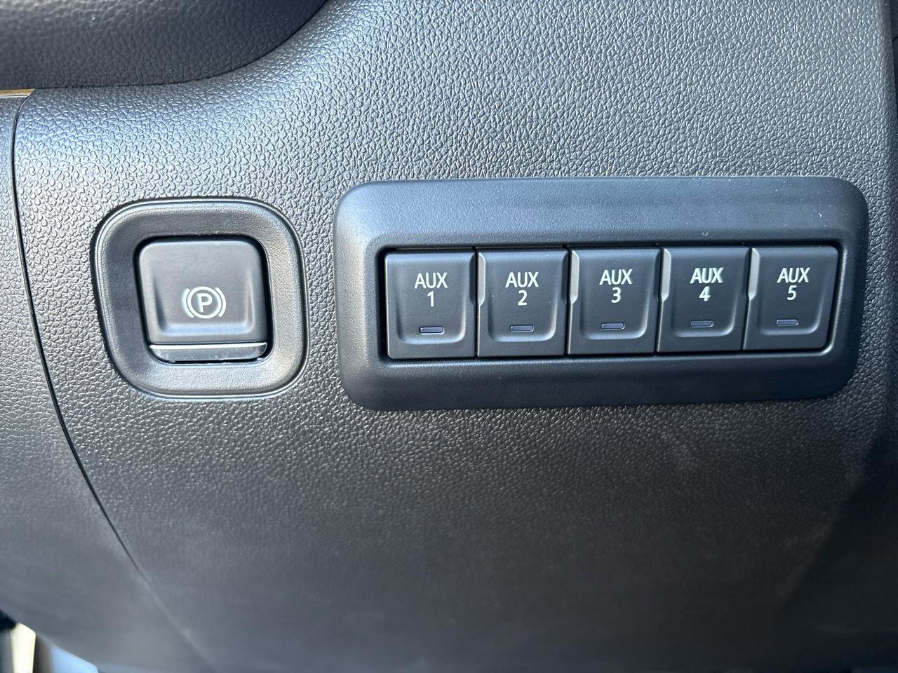 Used 2025 Chevrolet Silverado 3500 W/T w/ WT Convenience Package AWD/4WD image 19